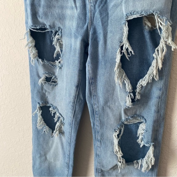 Urban Outfitters | BDG High Rise Mom Jeans Size 26 NWT - Picture 3 of 9
